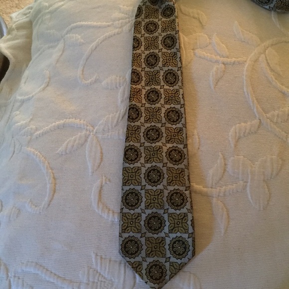 VINTAGE CHRISTIAN DIOR NECKTIE - Picture 3 of 8